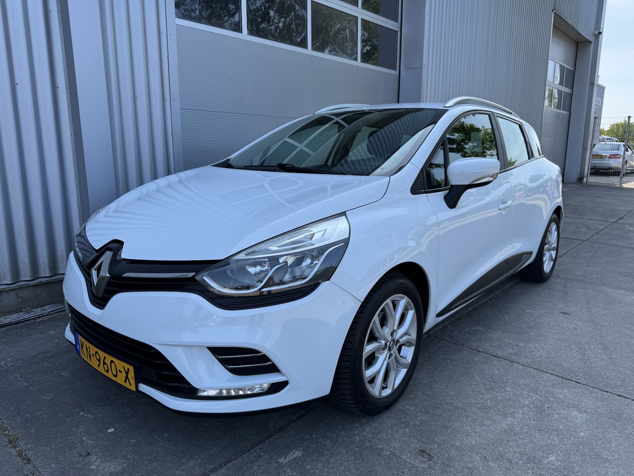 Renault Clio Estate - 1.2 TCe Zen AUTOMAAT. DAB. AIRCO.NW. APK. NETTE AUTO. - AutoWereld.nl