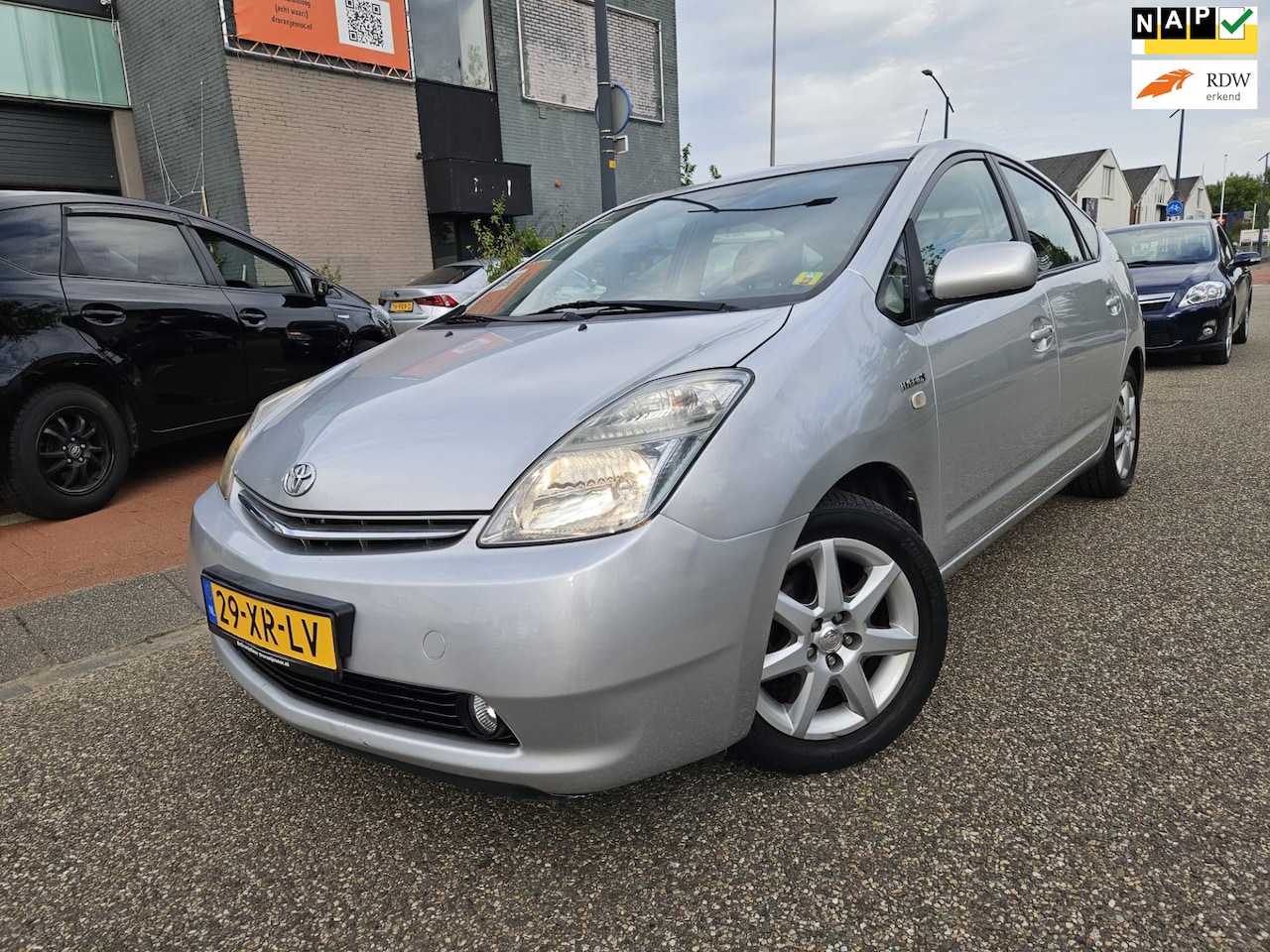 Toyota Prius - 1.5 VVT-i Business Edition GARANTIE - AutoWereld.nl