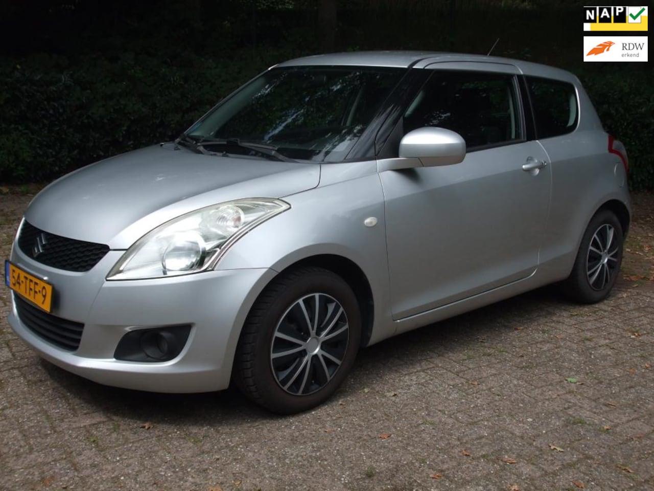 Suzuki Swift - 1.2 Exclusive EASSS clima cruise 3 drs NL auto - AutoWereld.nl