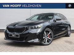 BMW 5-serie - 530e M Sport Automaat / Panoramadak / Bowers & Wilkins / Adaptieve LED / Parking Assistant