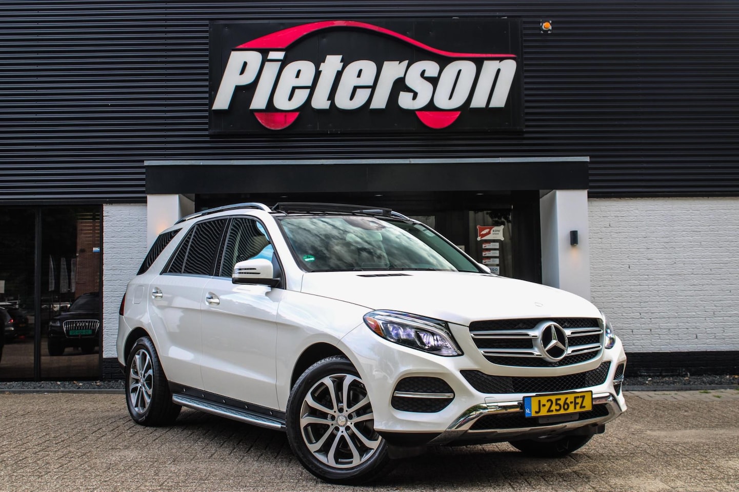 Mercedes-Benz GLE-Klasse - 350 4MATIC PANO MEMORY TREKHAAK CAMERA H&K - AutoWereld.nl