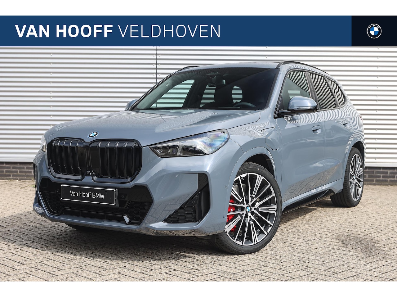 BMW X1 - xDrive30e M Sport Automaat / Panoramadak / Trekhaak / Sportstoelen / Adaptieve LED / M Ada - AutoWereld.nl
