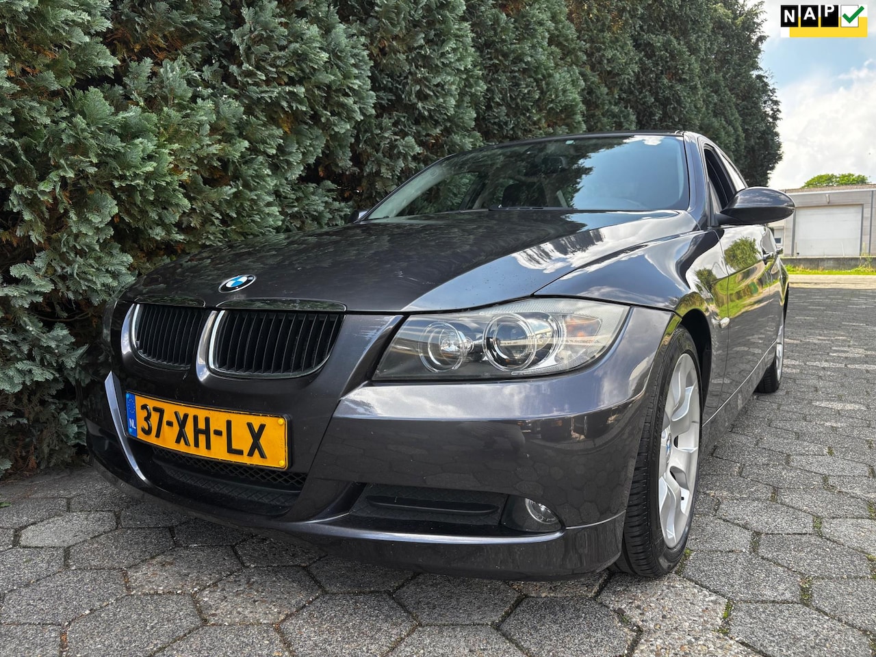 BMW 3-serie - 320i High Executive | Automaat - AutoWereld.nl