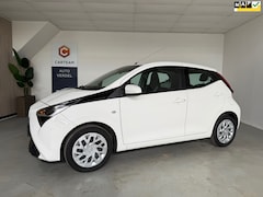 Toyota Aygo - 1.0 VVT-i x-play Airco, Navigatie, Cruise control