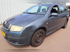 Skoda Fabia Combi - 1.4-16V Spirit+ | zeer goed onderhoud | stuurpomp defect