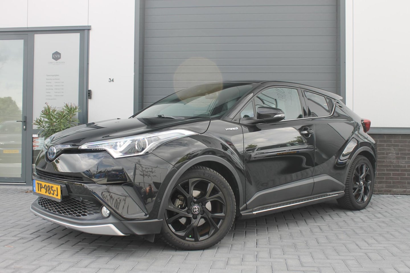 Toyota C-HR - 1.8 Hybrid Adventure 1.8 Hybrid Adventure - AutoWereld.nl