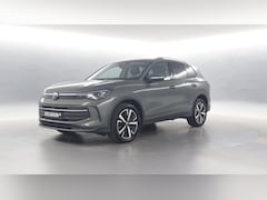 Volkswagen Tiguan - 1.5 eHybrid 204pk Life Edition DSG / 360 Camera / Navigatie / Stoel+Stuurverwarming
