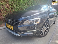 Volvo V60 - 2.4 D6 AWD Plug-In Hybrid Summum