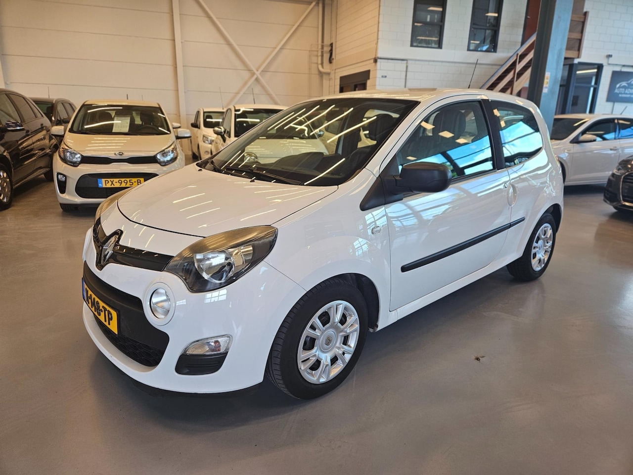 Renault Twingo - 1.2 16V Parisienne 1.2 16V Parisienne - AutoWereld.nl
