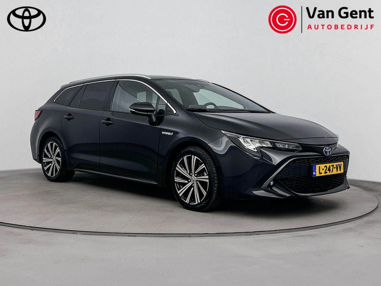Toyota Corolla Touring Sports - 1.8 Hybrid Dynamic | Trekhaak | Apple Carplay / Android Auto | Stoelverwarming - AutoWereld.nl