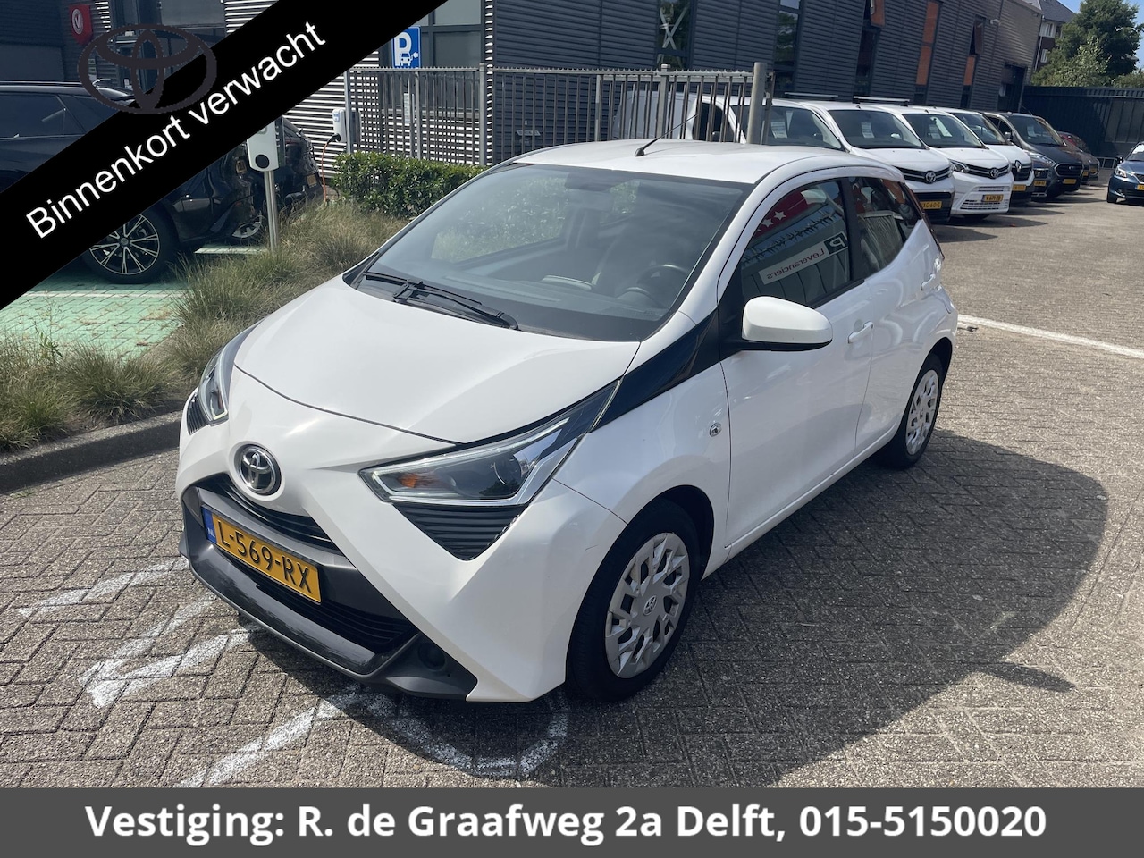 Toyota Aygo - 1.0 VVT-i X-Play | Dealer onderhouden | Apple Carplay & AndroidAUTO | Airco | 1e eigenaar - AutoWereld.nl
