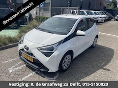 Toyota Aygo - 1.0 VVT-i X-Play | Dealer onderhouden | Apple Carplay & AndroidAUTO | Airco | 1e eigenaar
