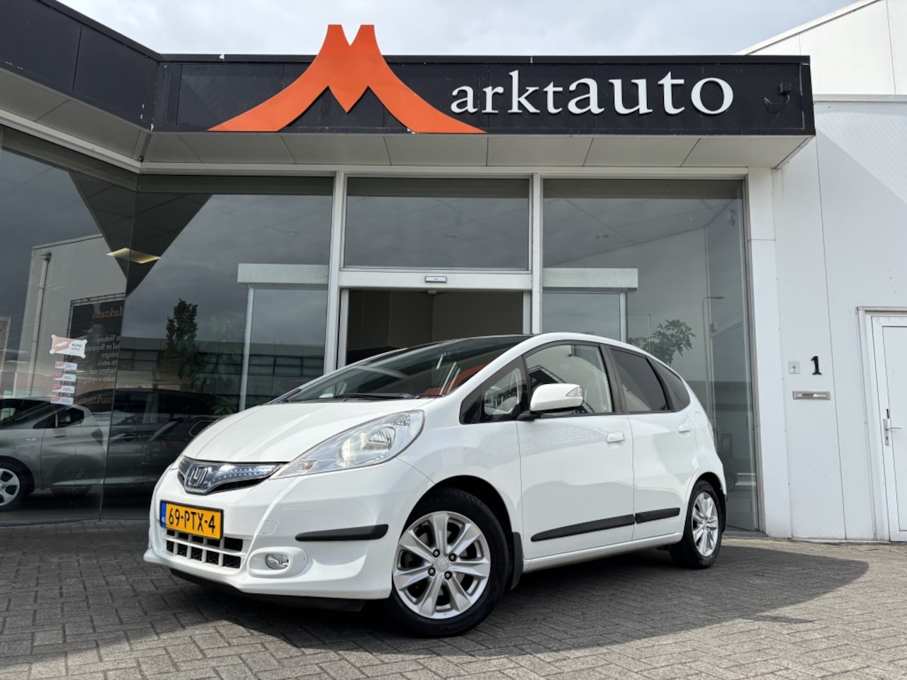 Honda Jazz - 1.4 Hybrid Bns Mode+ Nieuwstaat!! - AutoWereld.nl