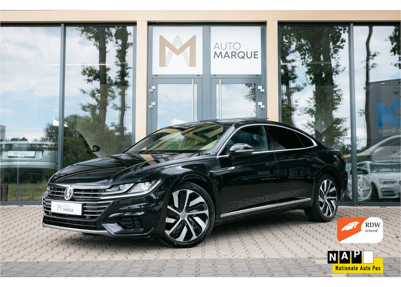 Volkswagen Arteon - 2.0 TSI DSG Aut. 190PK | Business R Exclusive | Panoramadak | LED Plus | 19" LM Velgen | V - AutoWereld.nl
