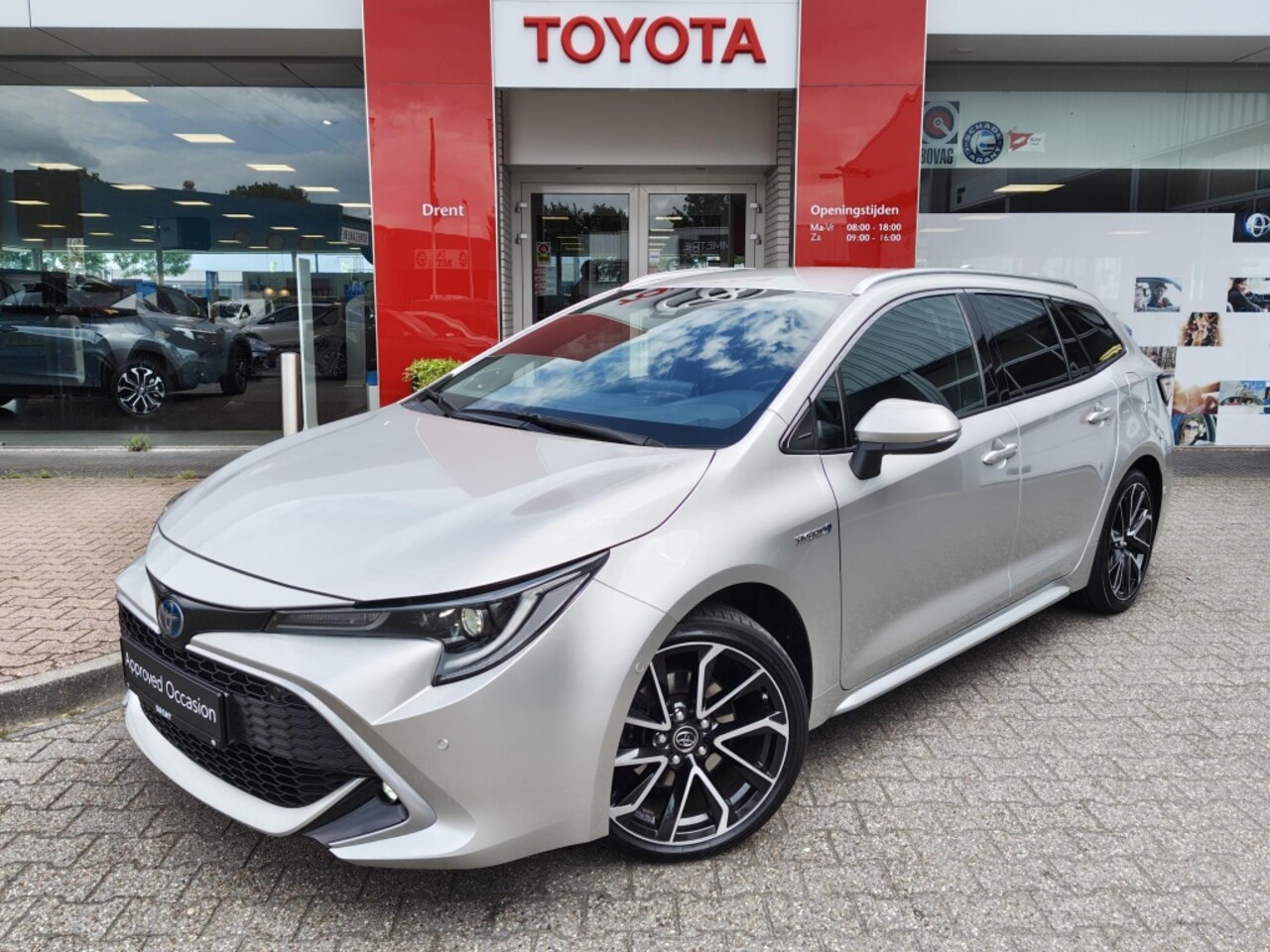 Toyota Corolla Touring Sports - 2.0 Hybrid Executive JBL | Trekhaak Afneembaar | Navi | Sensoren - AutoWereld.nl