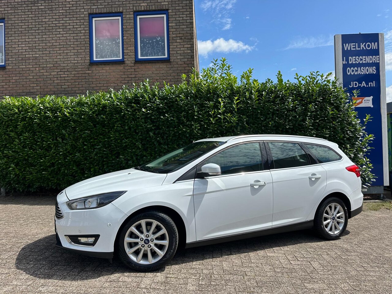 Ford Focus Wagon - 1.0 Titanium Climate C, Cruise C, Navigatie, Pdc!!!! - AutoWereld.nl
