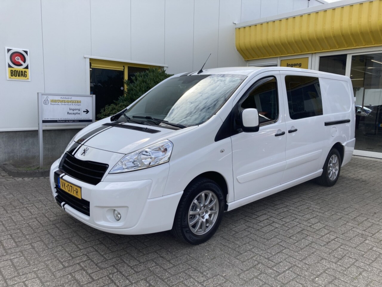 Peugeot Expert - 229 2.0 HDI L2H1 Dubbel Cabine Luchtvering Trekhaak Navi - AutoWereld.nl