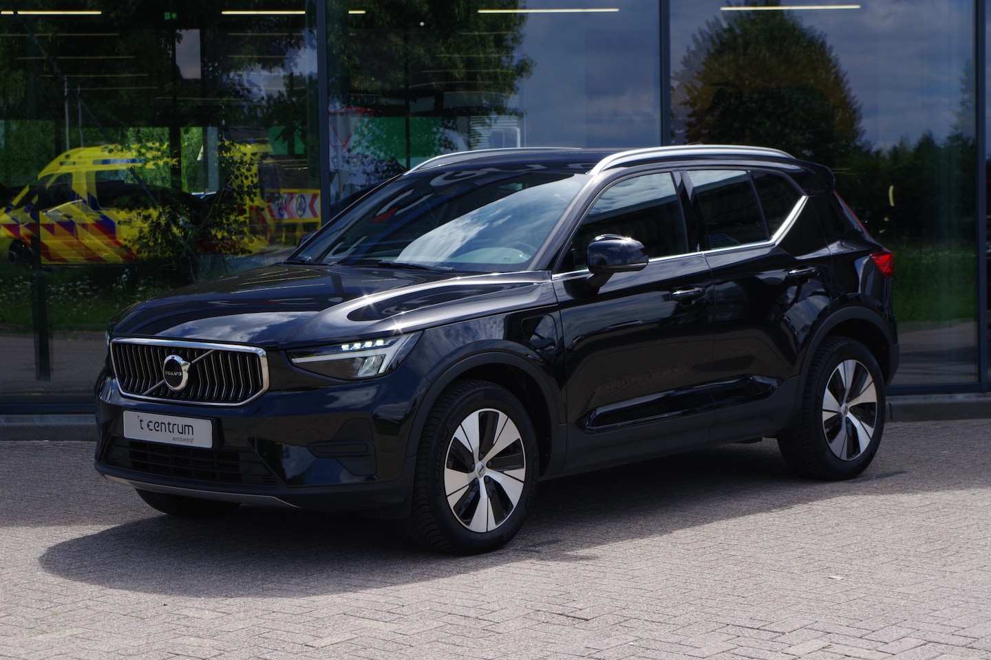 Volvo XC40 - 1.5 T4 Plug-in Hybrid 211 PK Core Bright, FACE-LIFT, LED, Keyless, Climate Control - AutoWereld.nl