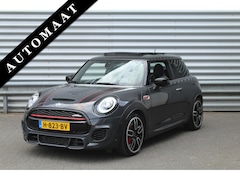 MINI John Cooper Works - 2.0 232pk JCW Chili AUTOMAAT NL-Auto NAP 44dkm Clima Cruise Navi Camera Panoramadak HUD LM