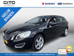 Volvo V60 - 1.6 T4 Momentum Automaat| Lederen bekleding| Super luxe uitvoering| Rijklaar