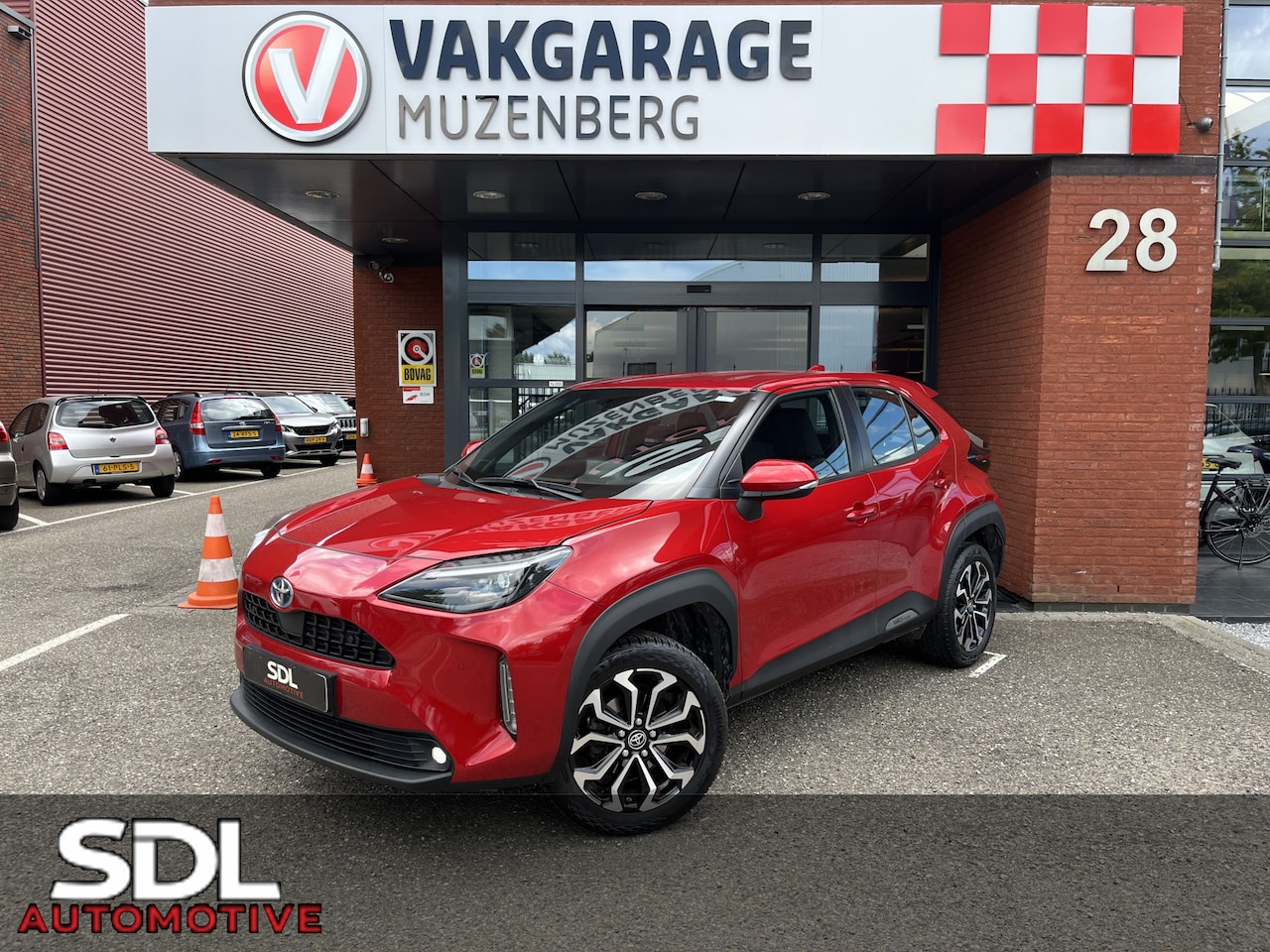 Toyota Yaris Cross - 1.5 Hybrid First Edition // FULL LED // KEYLESS // DODEHOEK // ADAPT. CRUISE // CAMERA // - AutoWereld.nl