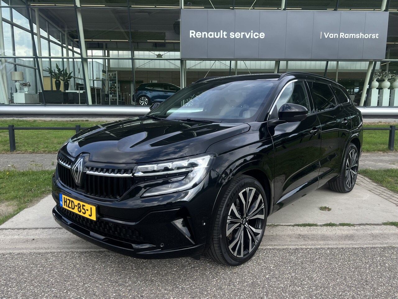 Renault Espace - E-Tech full hybrid 200PK iconic 7 persoons / Matrix Led / Panoramadak / 4 Control / Harman - AutoWereld.nl