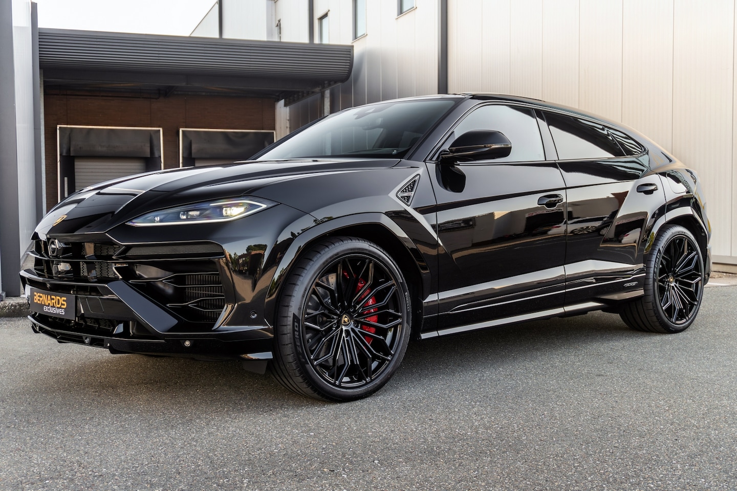 Lamborghini Urus - SE - Nero Helene - 5 Year Warranty - Full Option - AutoWereld.nl
