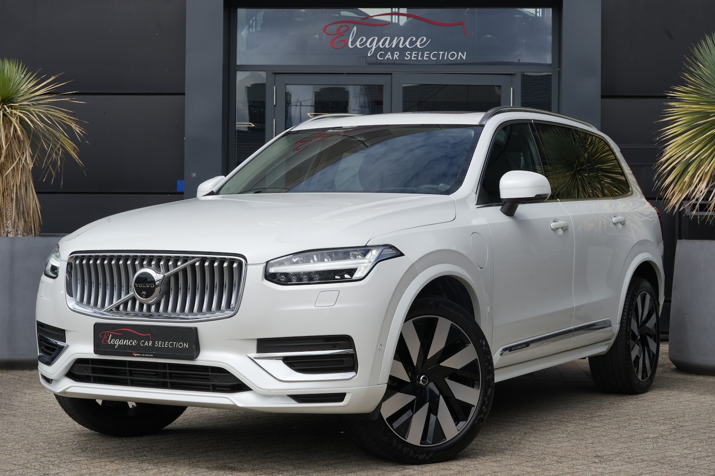 Volvo XC90 - 2.0 T8 Recharge AWD Ultimate Bright 445pk Panoramadak/Bowers&Wilkins/360Camera - AutoWereld.nl