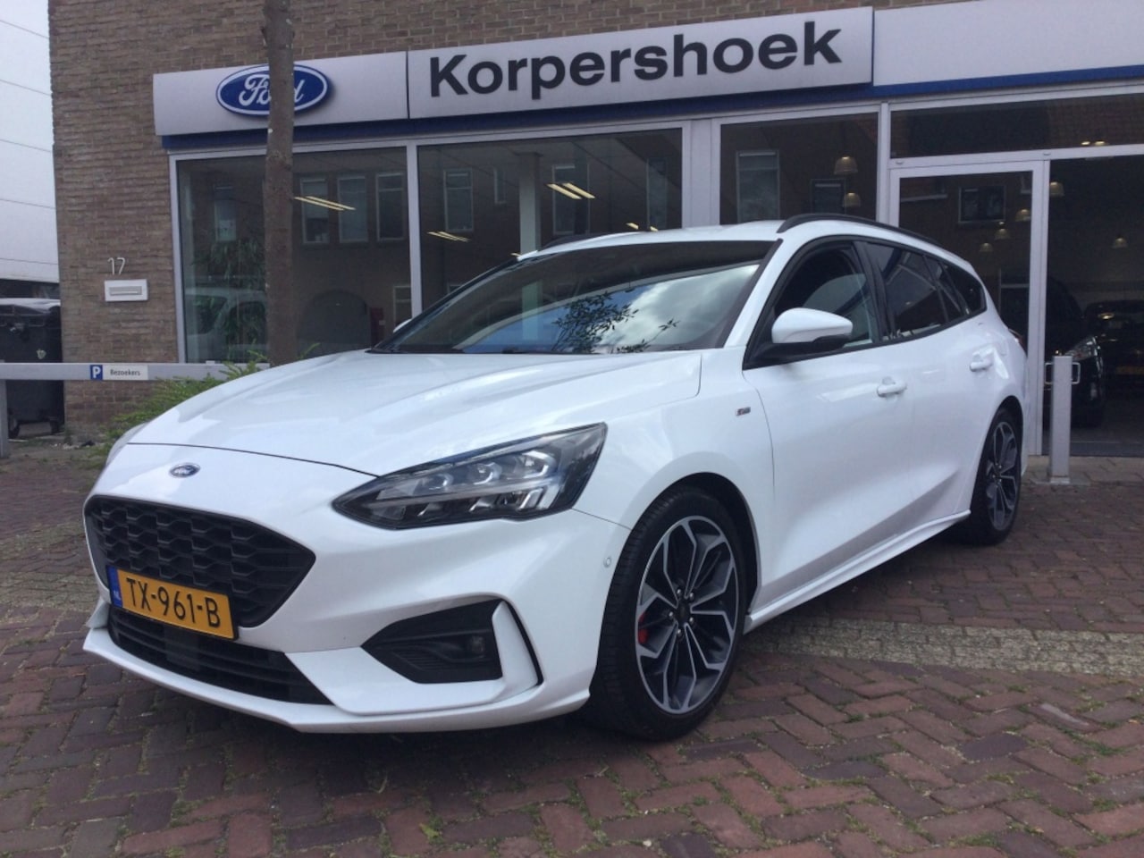 Ford Focus Wagon - 1.0 125 pk EcoB. ST L. Bns | Nieuw type | Full Options - AutoWereld.nl