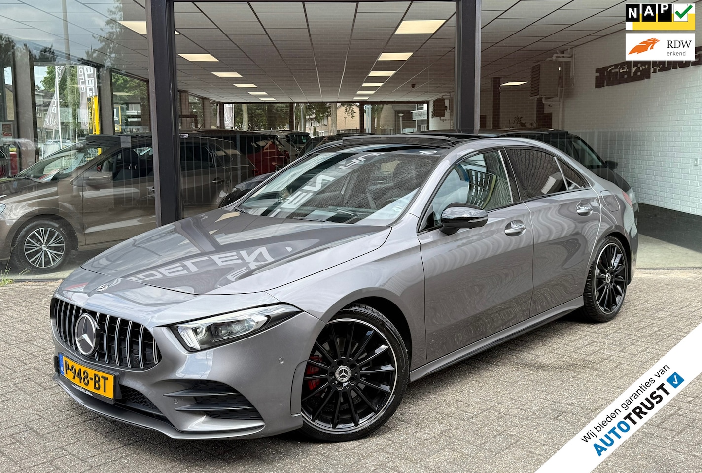 Mercedes-Benz A-klasse - 200 AMG Business Solution 163pk NIGHT PANORAMA CARPLAY - AutoWereld.nl