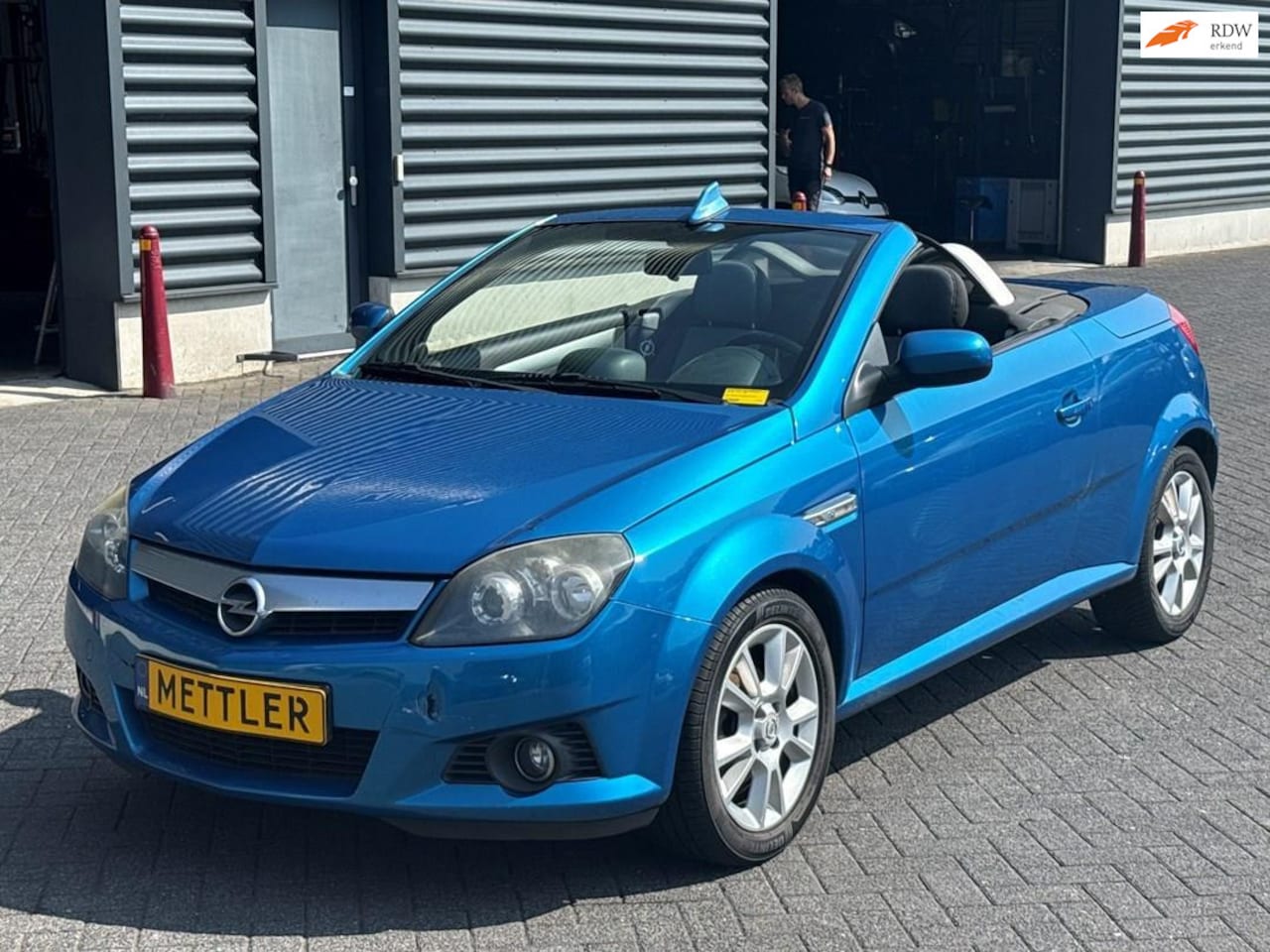 Opel Tigra TwinTop - 1.8-16V Cosmo 1.8-16V Cosmo, Airco, NAP, Cabrio - AutoWereld.nl