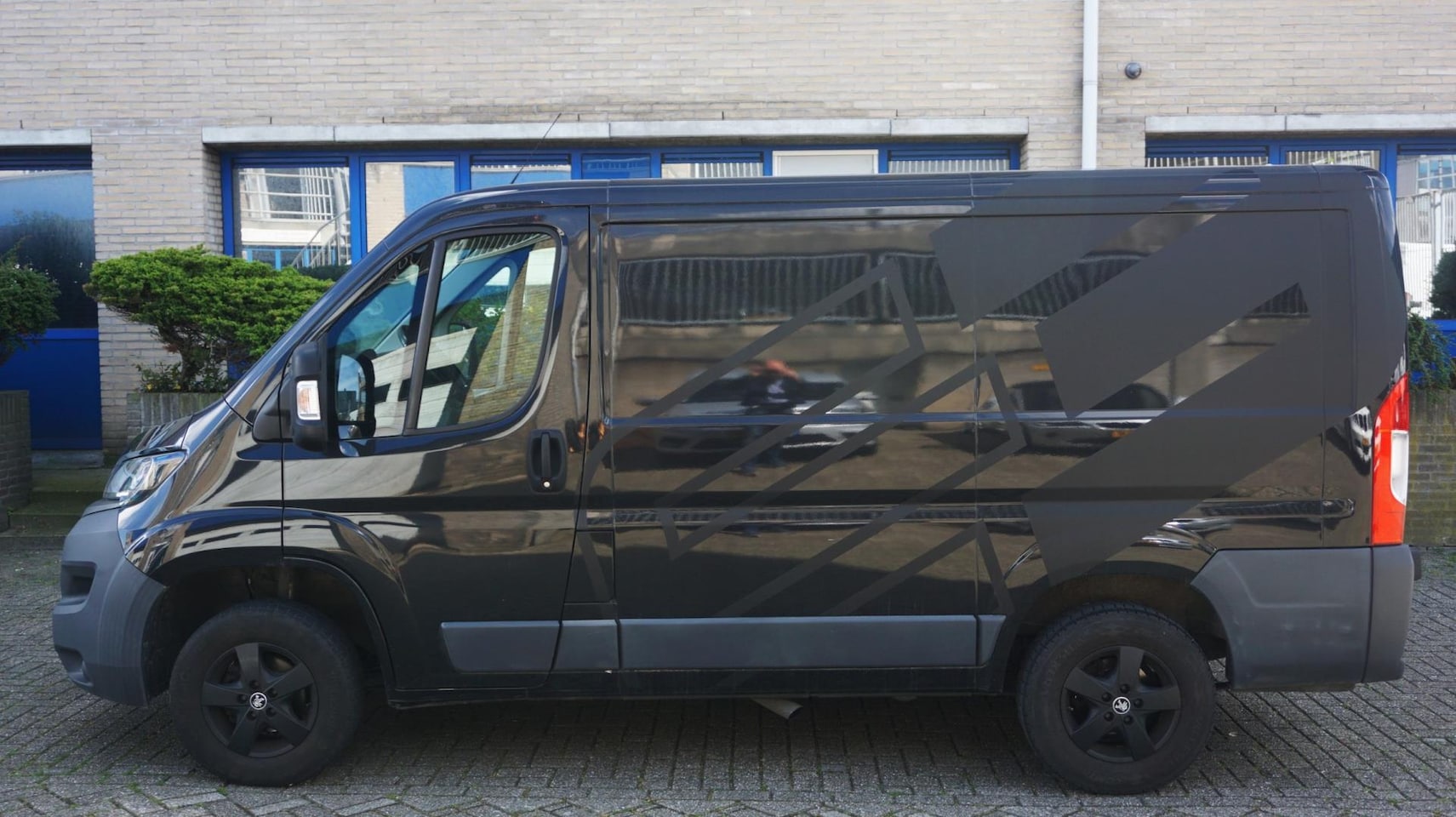 Peugeot Boxer - 330 2.0 BlueHDI L1H1 Premium excl BTW - AutoWereld.nl