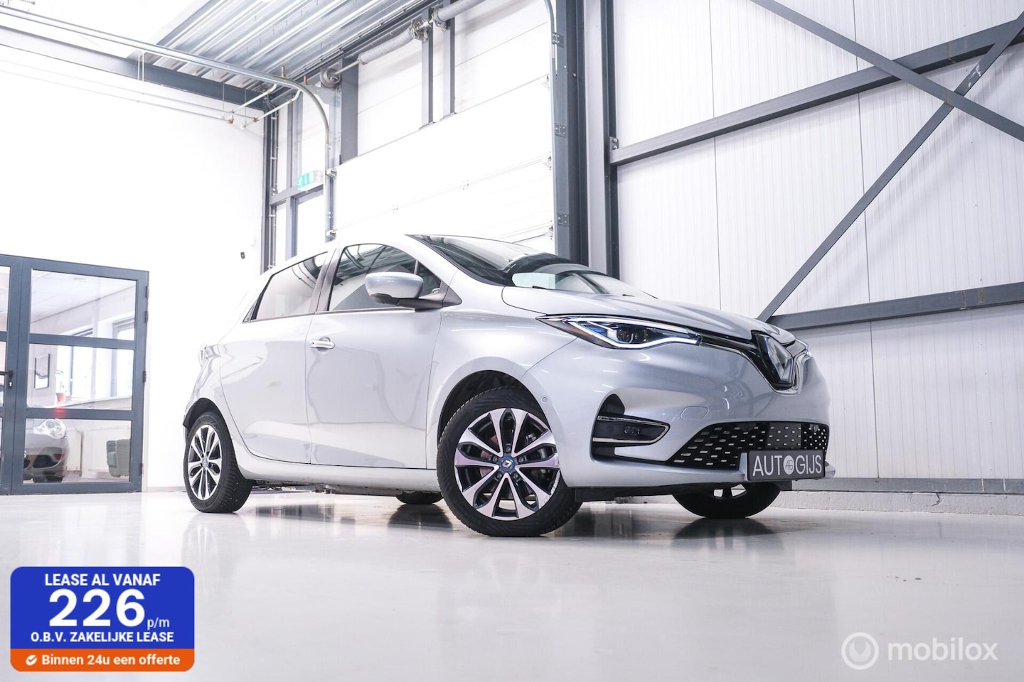 Renault Zoe - R135 Intens 52 kWh | winterpack | nl auto | 1e eigenaar | rijklaar | - AutoWereld.nl