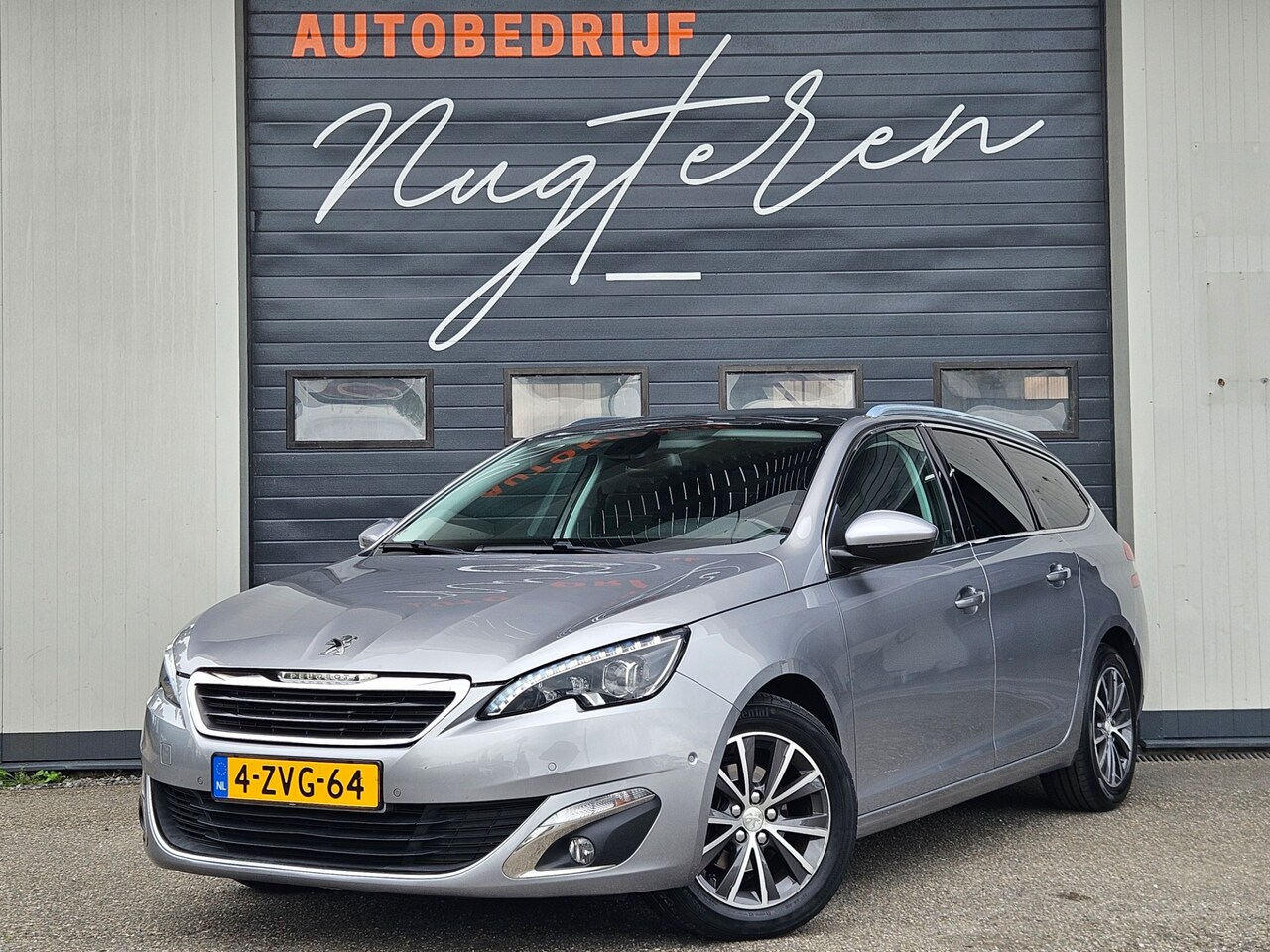 Peugeot 308 SW - 1.2 PureTech Blue Lease Premium | LED koplampen|Camera|Panoramadak| - AutoWereld.nl
