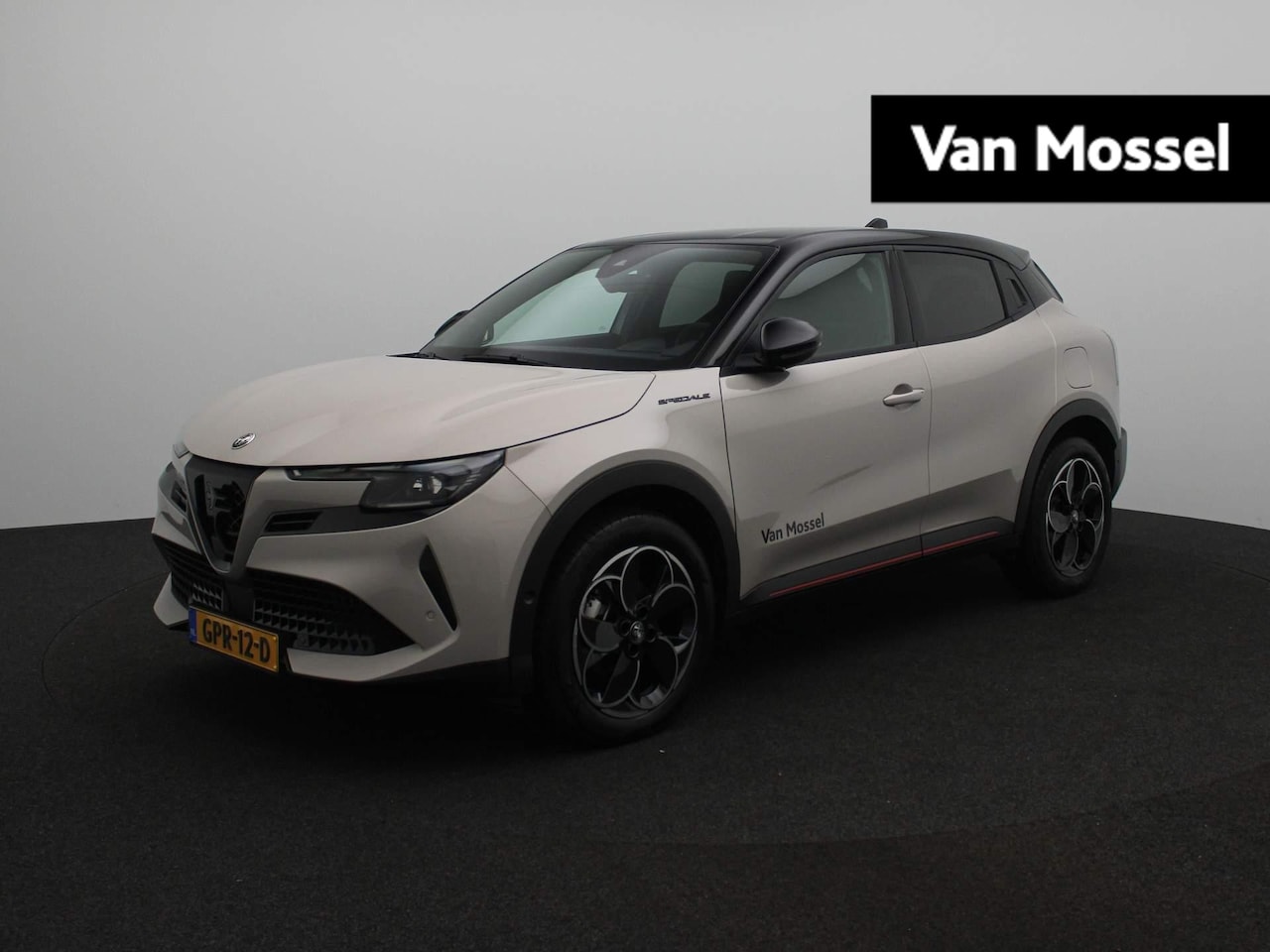 Alfa Romeo Junior - Elettrica Speciale 54 kWh | Sabelt stoelen | Apple & Android Carplay | Matrix led verlicht - AutoWereld.nl
