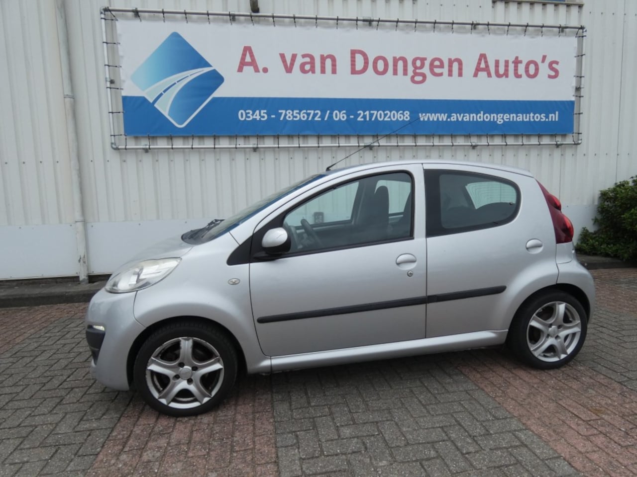 Peugeot 107 - 1.0 Active 1.0 ACTIVE,Airco,Winterbandenset,APK 6-2-26 - AutoWereld.nl