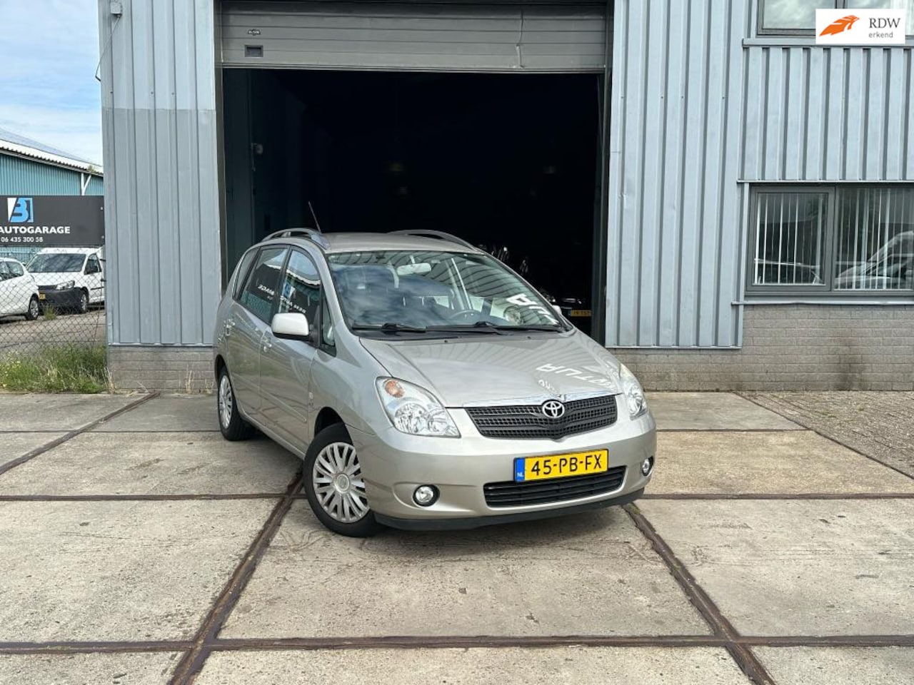Toyota Corolla Verso - 1.6 VVT-i Linea Sol 1.6 VVT-i Linea Sol (Nette Auto + Onderhoud ) - AutoWereld.nl