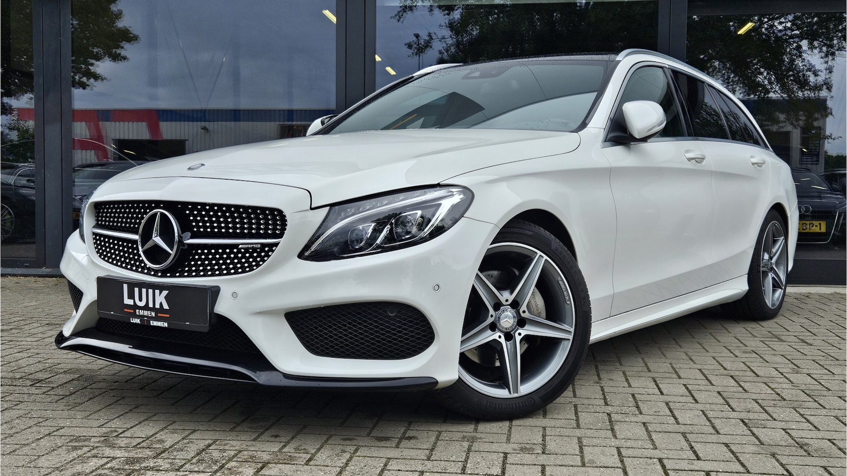Mercedes-Benz C-klasse Estate - 180 Edition 1 + AMG LINE + PANO DAK + LED + VOLLEER + CAMERA - AutoWereld.nl