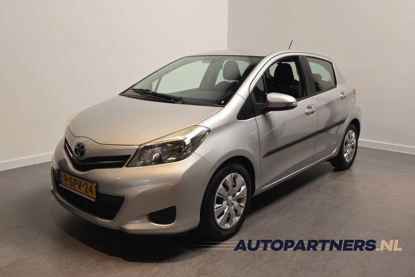 Toyota Yaris - 1.3 VVT-i Aspiration Automaat - Achteruitrijcamera - Airco - Cruise *NAP* Eerste eigenaar - AutoWereld.nl