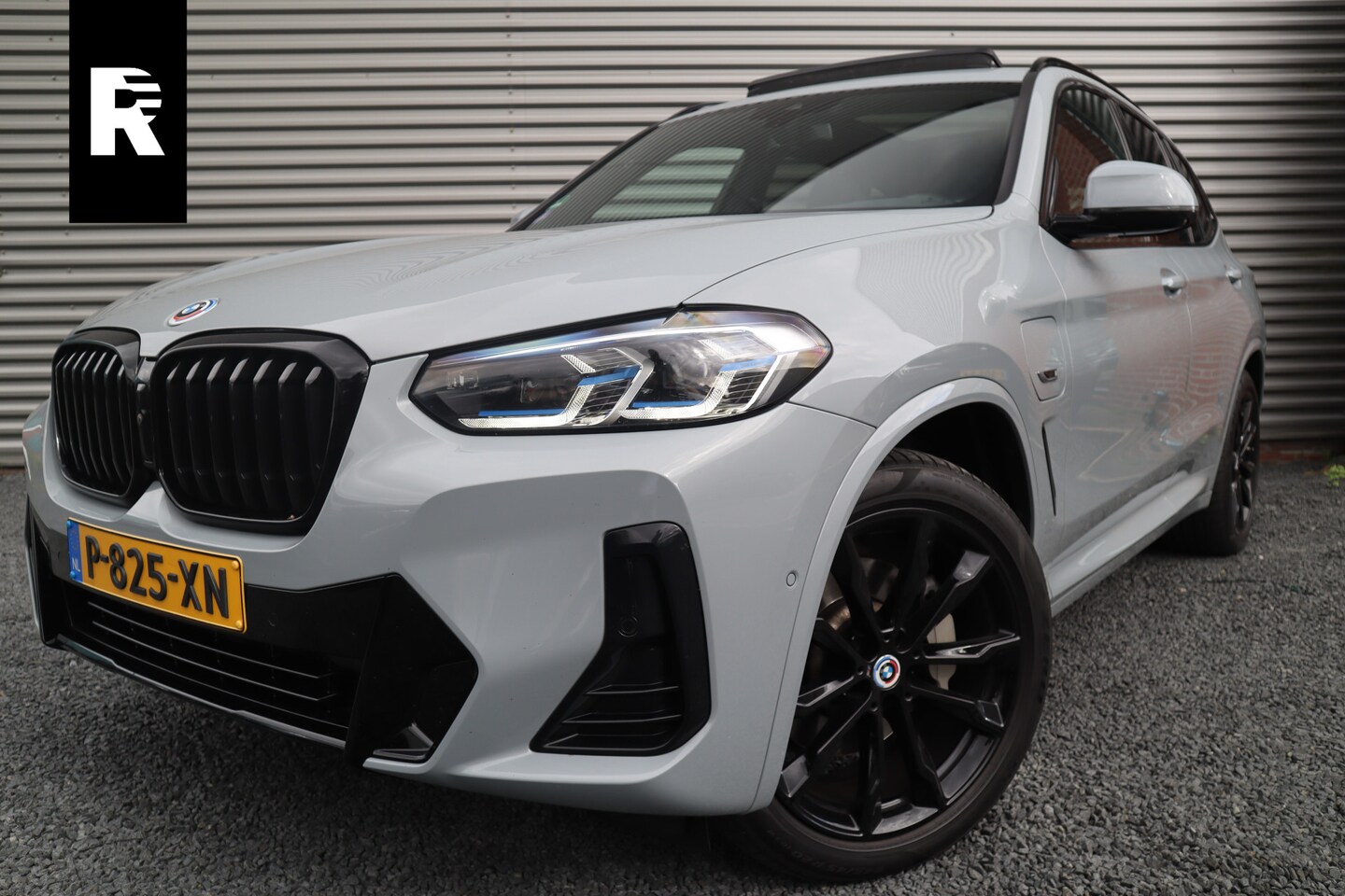 BMW X3 - xDrive30e M-Sport Panorama / 360 camera / Head-Up / Trekhaak / HiFi / Blackline / - AutoWereld.nl
