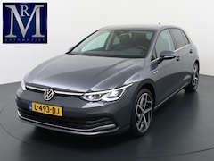 Volkswagen Golf - 1.5 eTSI Style CAMERA | STOEL + STUURVERWARMING | AMBILIGHT | CAMERA | ADD CRUISE |