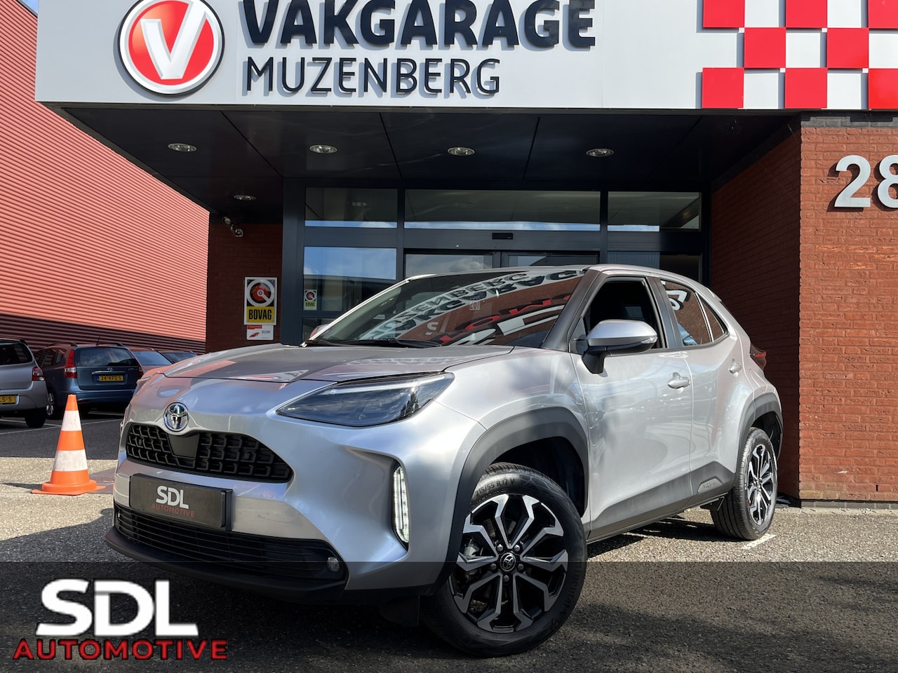 Toyota Yaris Cross - 1.5 Hybrid Dynamic // FULL LED // KEYLESS // DODEHOEK // ADAPT. CRUISE // CAMERA // STUUR+ - AutoWereld.nl