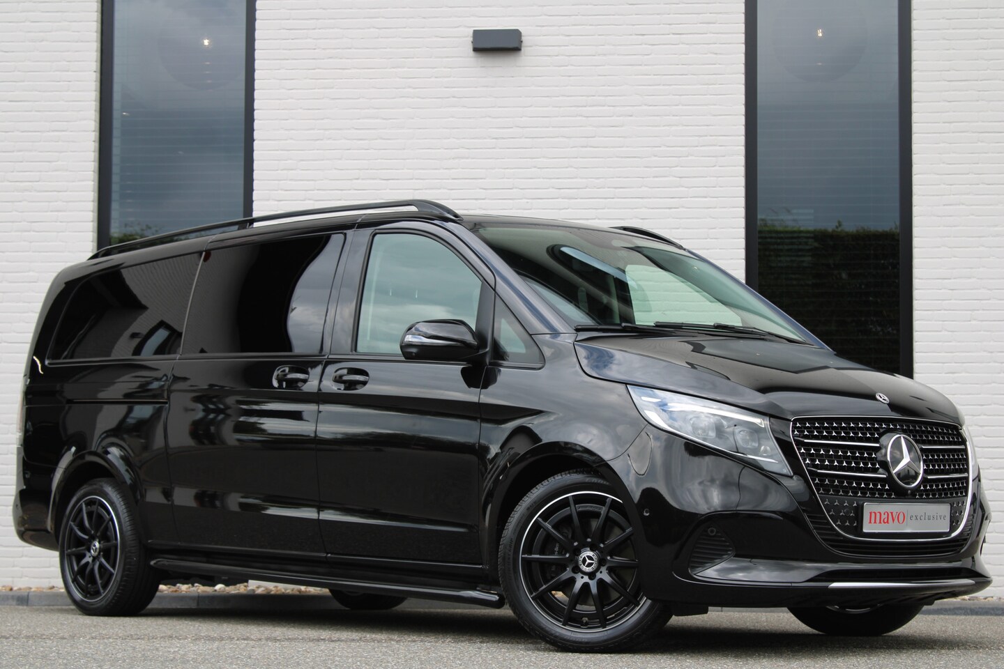 Mercedes-Benz V-klasse - 300d / XXL / DC / Edition / 2x Elec Schuifdeur / 360 Camera / Vol Opties / NIEUWSTAAT - AutoWereld.nl