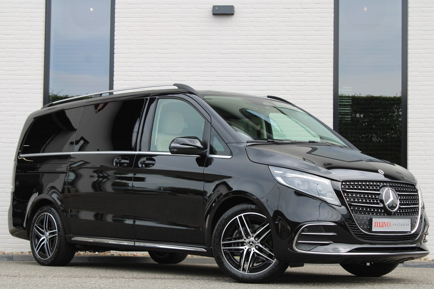 Mercedes-Benz V-klasse - 250d / DC / AMG / New Model / 2x Elec Schuifd / 360 Cam / Burmester / Vol Opties / NIEUWST - AutoWereld.nl