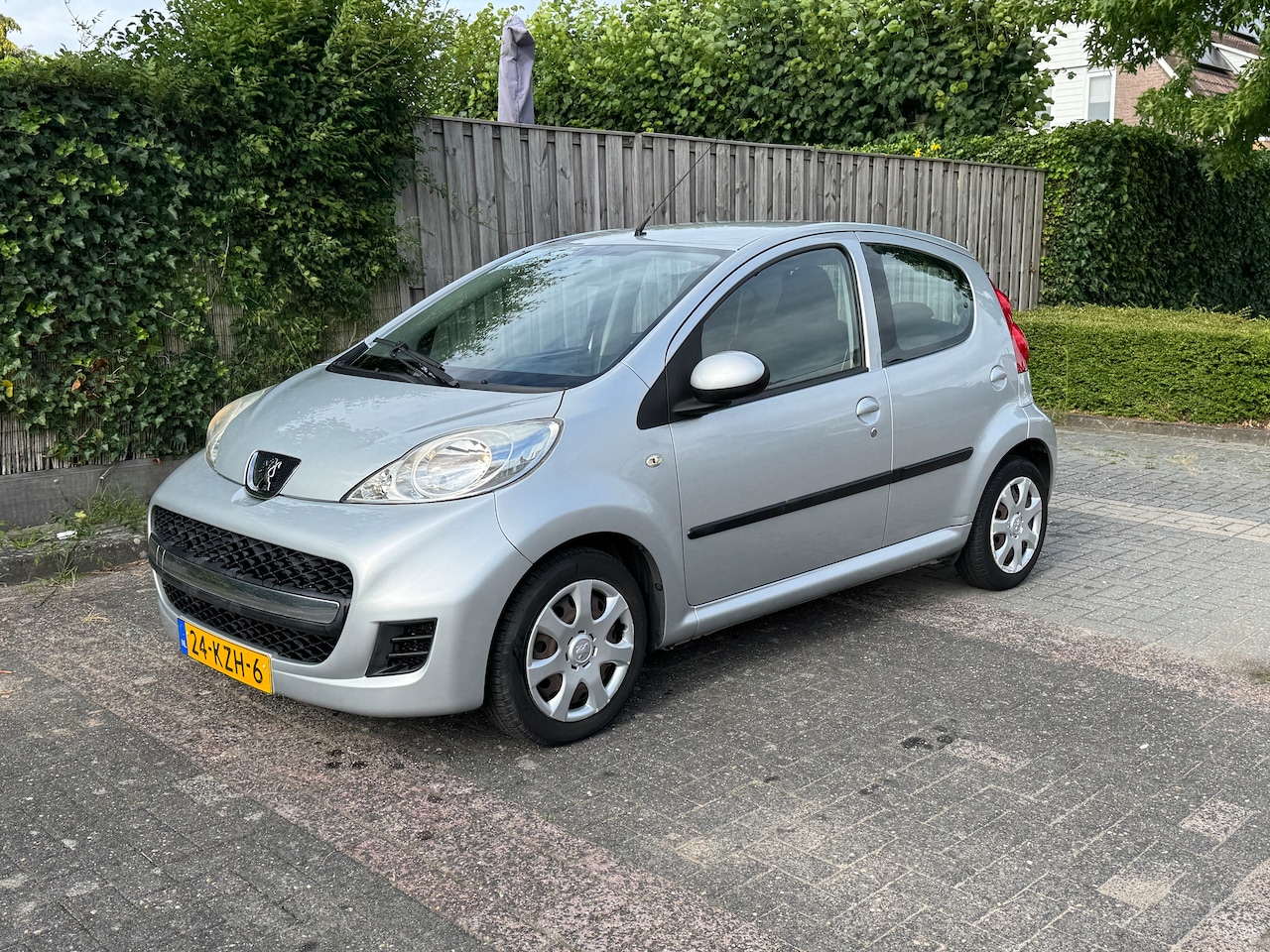 Peugeot 107 - 1.0-12V Sublime AIRCO, TOERENTELLER - AutoWereld.nl