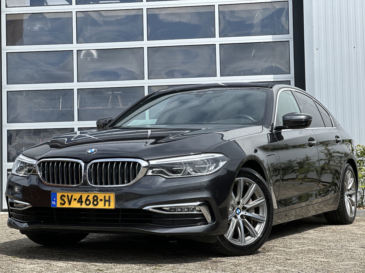 BMW 5-serie - 530e iPerformance High Executive 297pk | Adaptief demping systeem | Dab | Elektrisch bedie - AutoWereld.nl