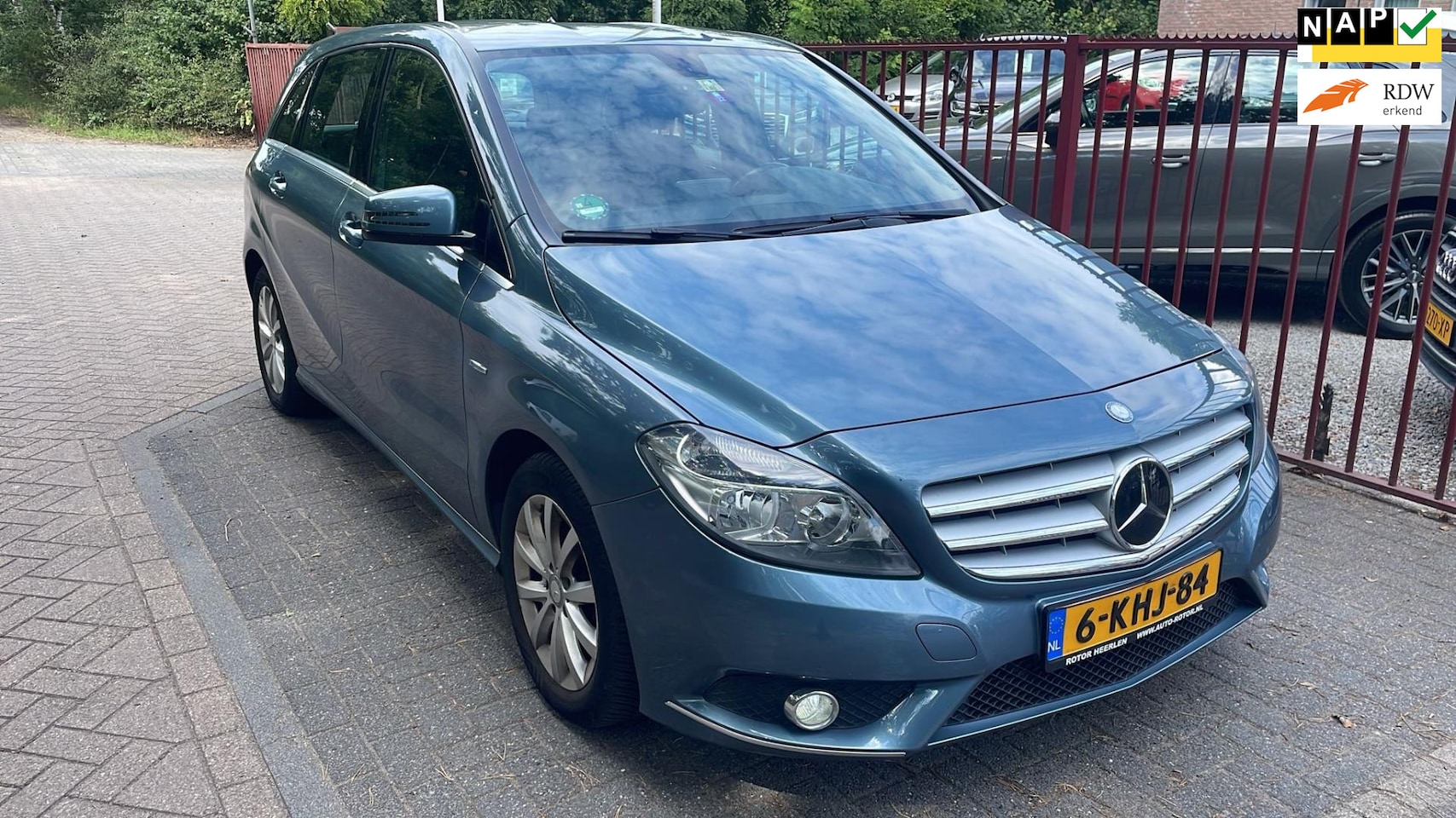 Mercedes-Benz B-klasse - 180 Ambition|Automaat|Airco|Navigatie|Trekhaak| - AutoWereld.nl