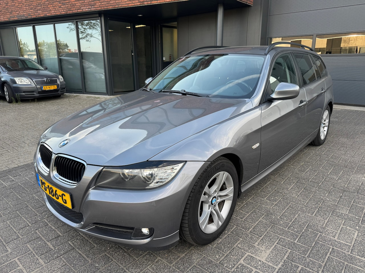 BMW 3-serie Touring - 318i Executive CLIMA CRUISE GOED ONDERHOUDEN FACTUREN AANWEZIG - AutoWereld.nl