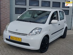 Daihatsu Sirion 2 - 1.3-16V Comfort 2007NW APK 75611KM