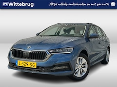 Skoda Octavia Combi - 1.0 TSI Business Edition / Navigatie / Camera / Parkeersensoren achter / Lichtmetaal 16 in
